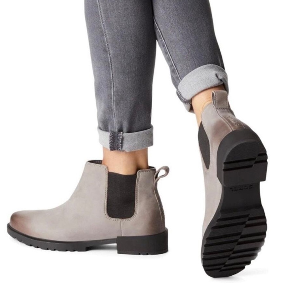 Sorel Gray Emelie II Waterproof leather rounded toe Chelsea Boot Size 8
